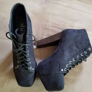NWOT Platform boots  size 10 suede  Shi by Journey